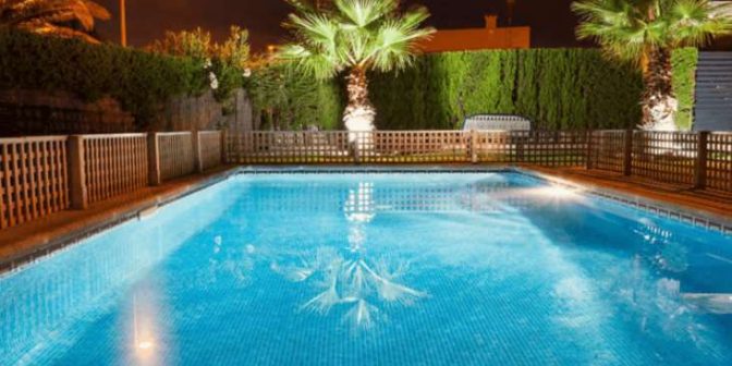 pagar kolam renang yang keren