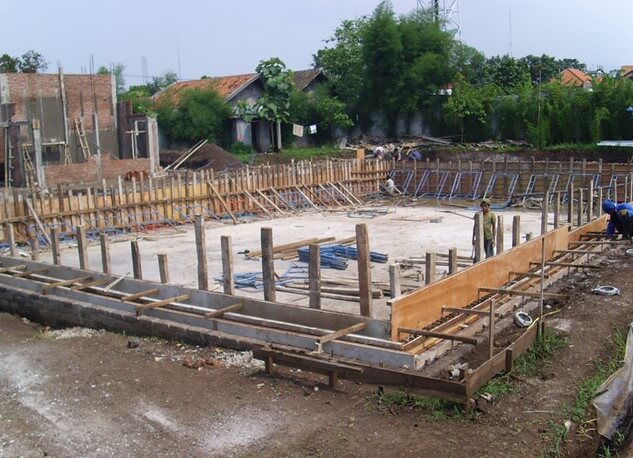 pondasi kolam renang