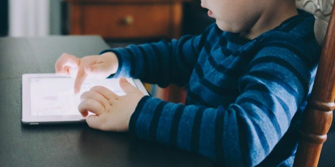 Anak kurang perhatian, sibuk main game