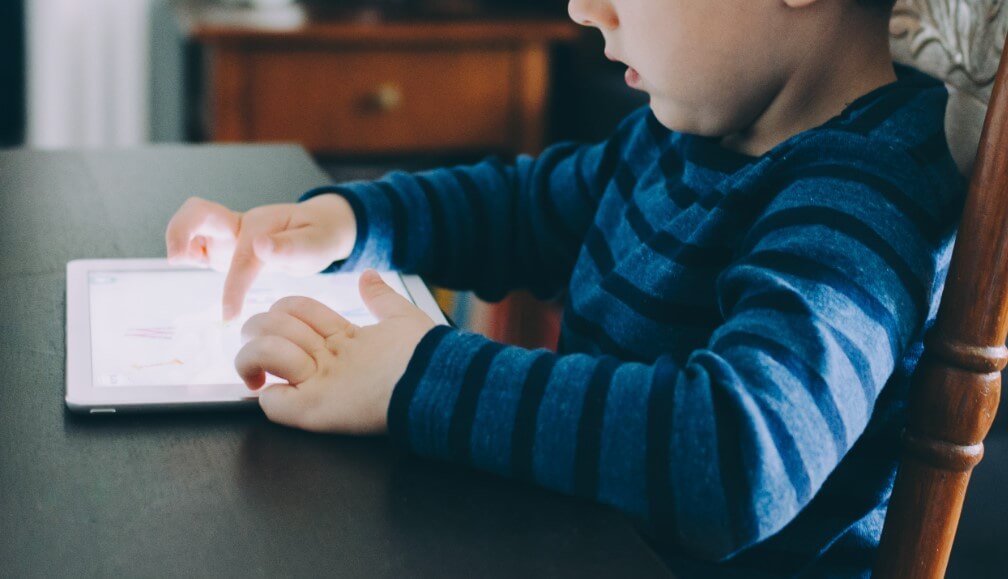 Anak kurang perhatian, sibuk main game