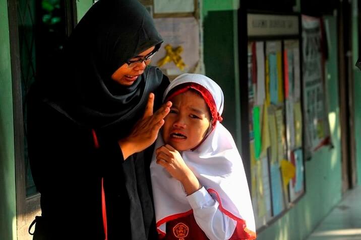 anak menangis di sekolah