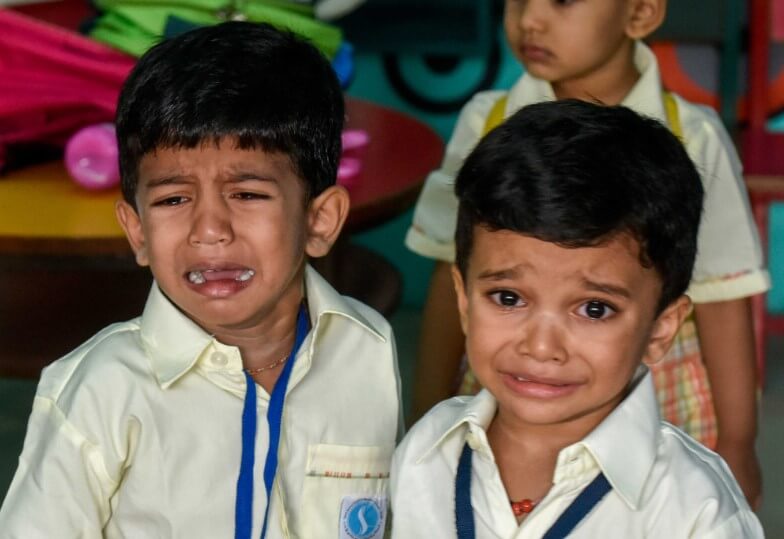 anak sering menangis di sekolah