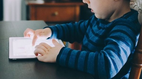 batasan waktu penggunaan gadget