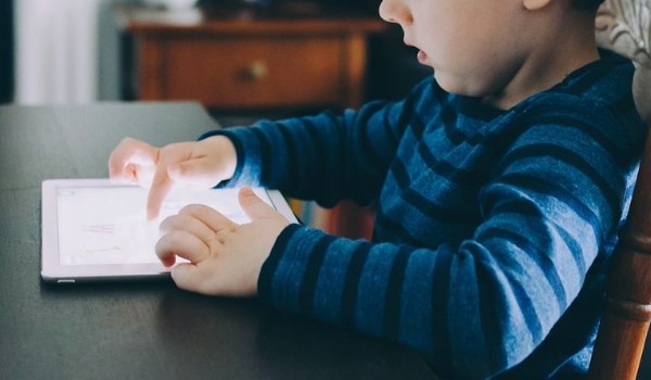 batasan waktu penggunaan gadget