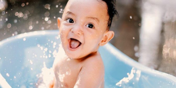 Bayi mandi setelah imunisasi