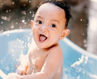 bayi mandi siang hari.jpg1.jpg