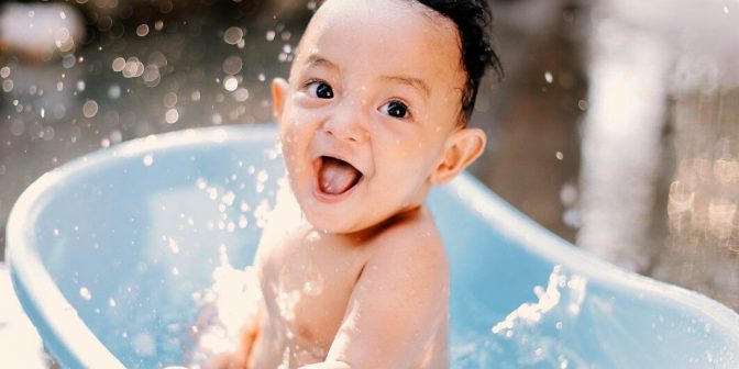 bayi mandi siang hari.jpg1.jpg