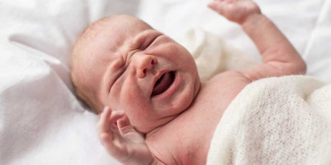 bayi menangis di tengah malam