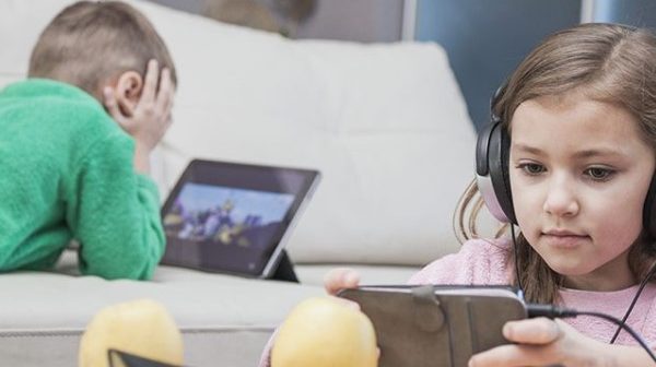 penggunaan gadget untuk anak