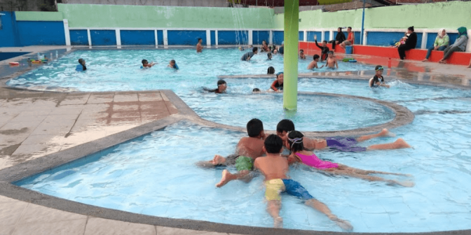 Kolam Renang Tongkeng