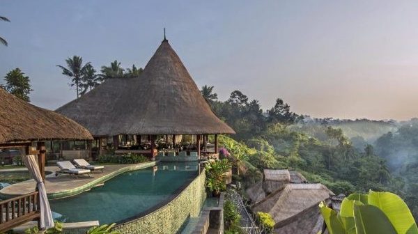 kolam renang di bali