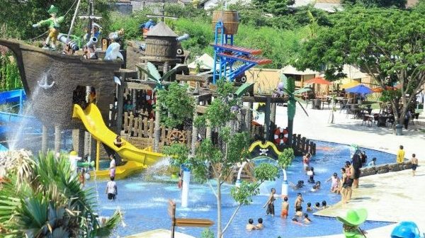 kolam renang di bali