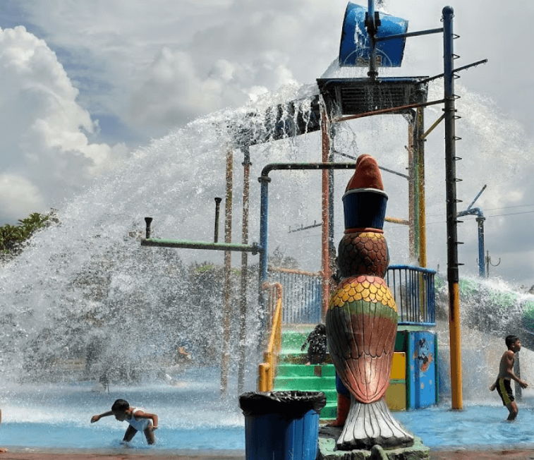 Kolam Renang Suncity