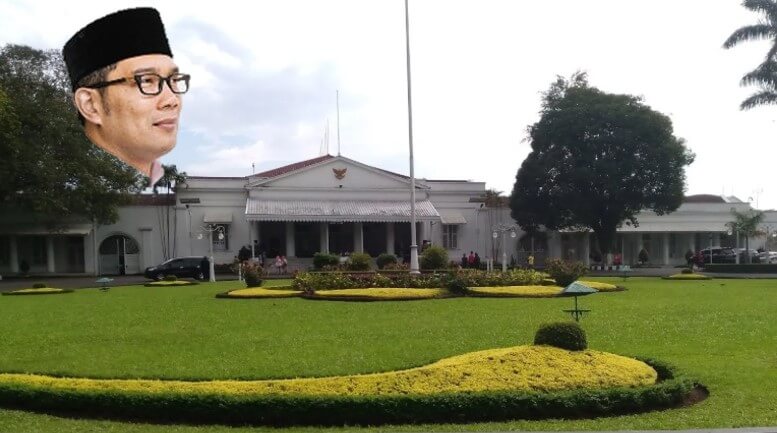 kolam renang di rumah dinas gubernur jawa barat.jpg1.jpg