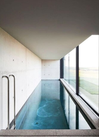 Contoh desain kolam renang minimalis dalam rumah