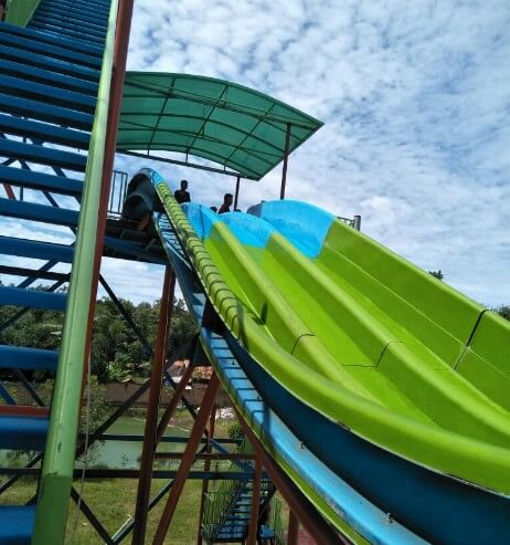 Fasilitas kolam renang telaga putri