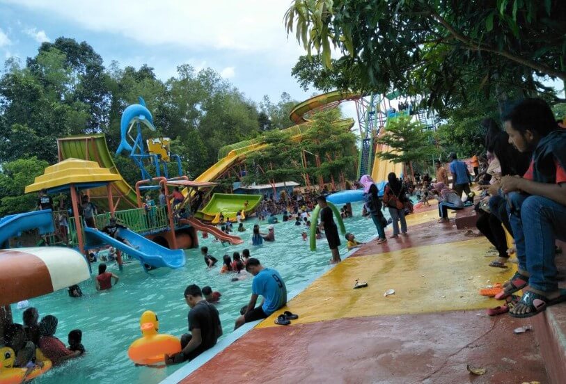 kolam renang telaga putri