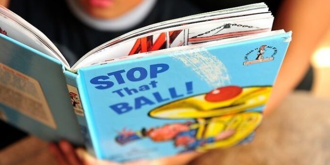 Mengajari anak membaca