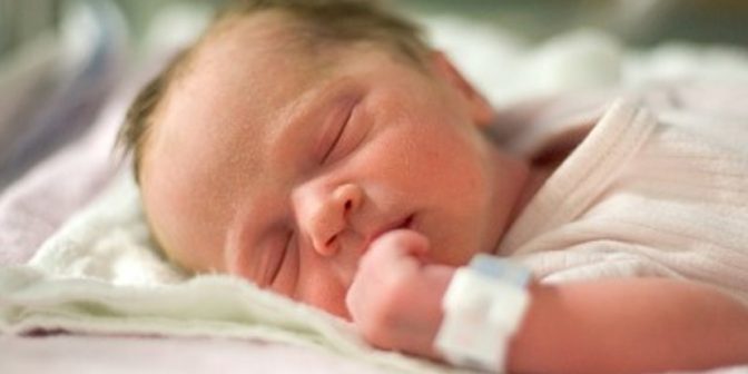 mengurus bayi baru lahir
