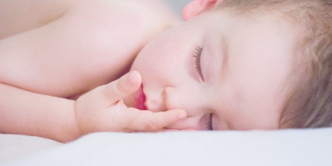 pola tidur pada bayi