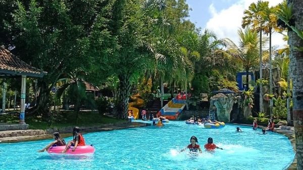 kolam renang Umbul Bening Banyuwangi