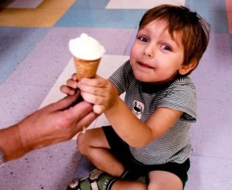 anak suka es krim.jpg2.jpg