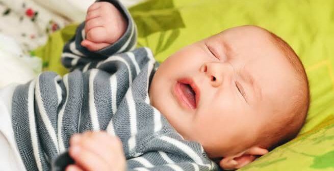 Mengatasi bayi cegukan ampuh