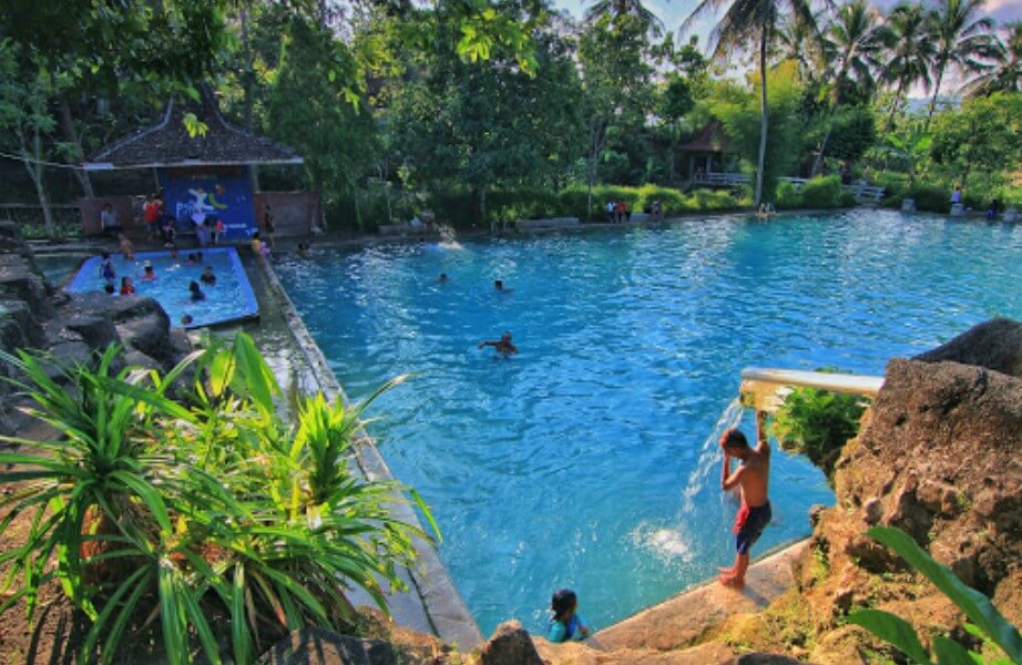 kolam renang di wonosari