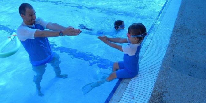 manfaat berenang untuk anak