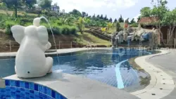 Kolam Renang Berbusa