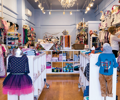 Tempat & Tips Membeli Baju Kado Anak 8 Tahun