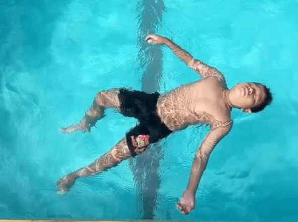 Cara Berenang Mengambang