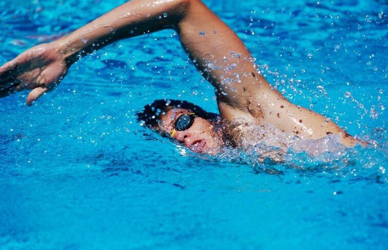 cara renang gaya bebas