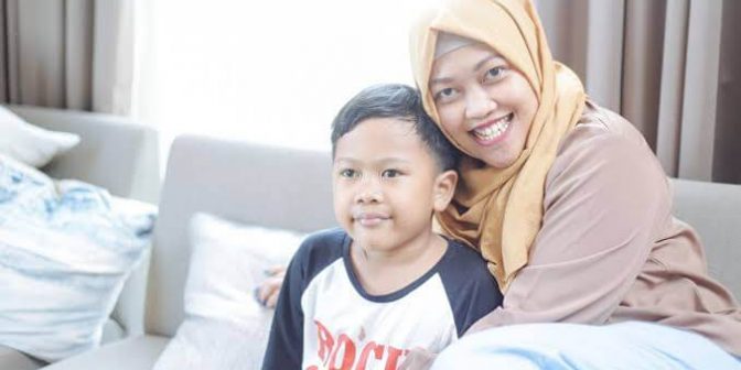 Orang Tua Hebat Anak Hebat via mommiesdaily.com