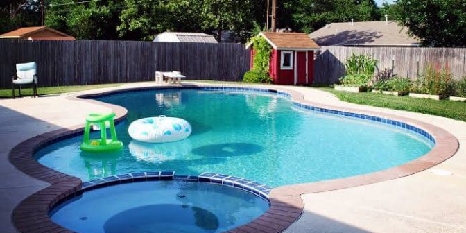 Kolam renang anak-anak