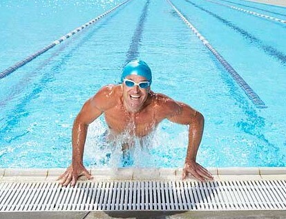 manfaat berenang tiap hari