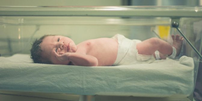 bayi lahir tidak menangis