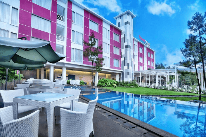 Hotel dengan Fasilitas Kolam Renang di Garut