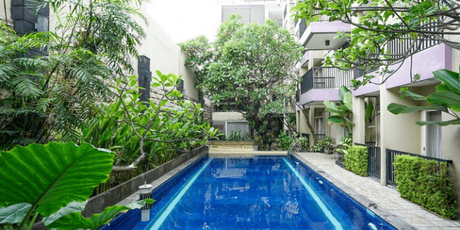 hotel dengan fasilitas kolam renang di Surabaya