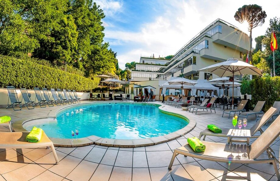 etika berenang di hotel.jpg3.jpg