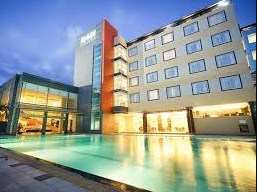 hotel dengan fasilitas kolam renang di Cirebon