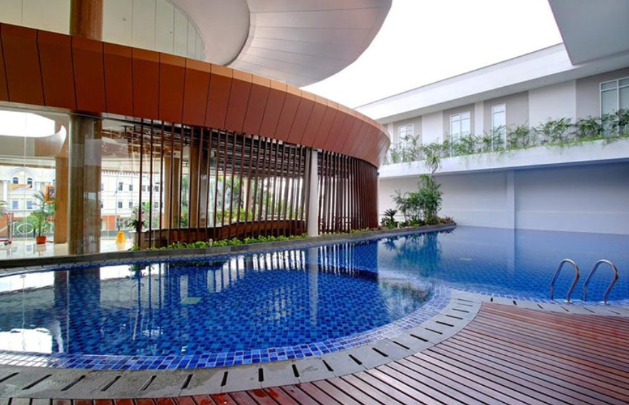 hotel dengan kolam renang di CIkarang