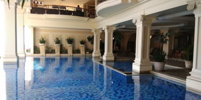 hotel dengan private pool di Semarang