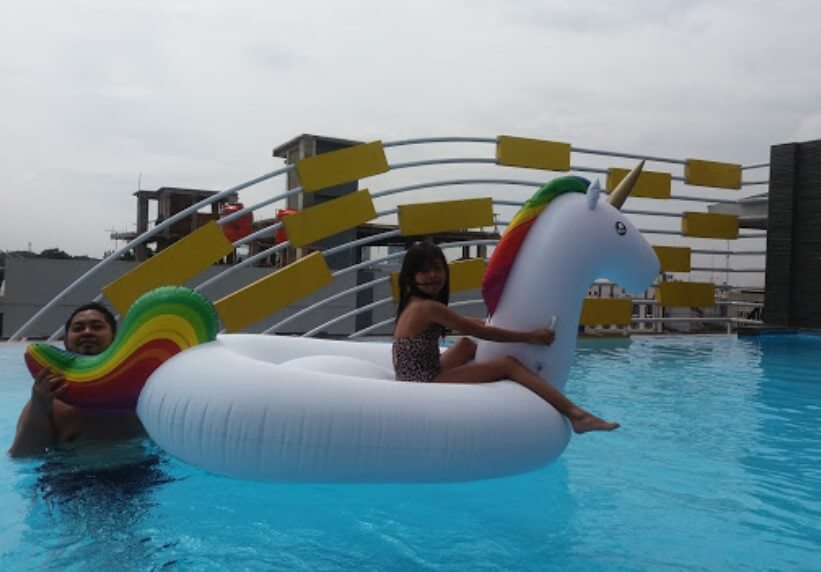 hotel dengan private pool di bandung