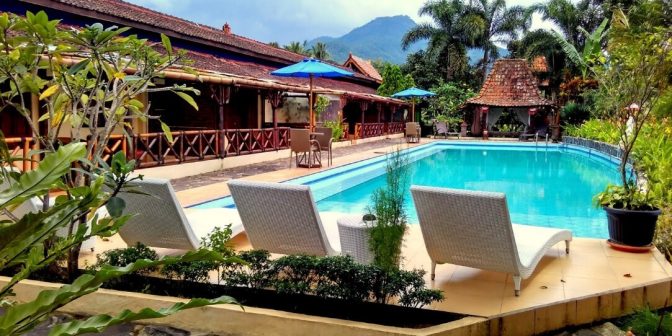 hotel dengan private pool di jawa tengah