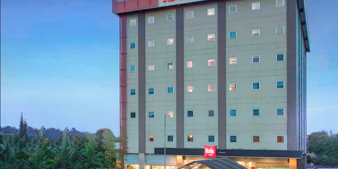 hotel dengan kolam renang di Balikpapan