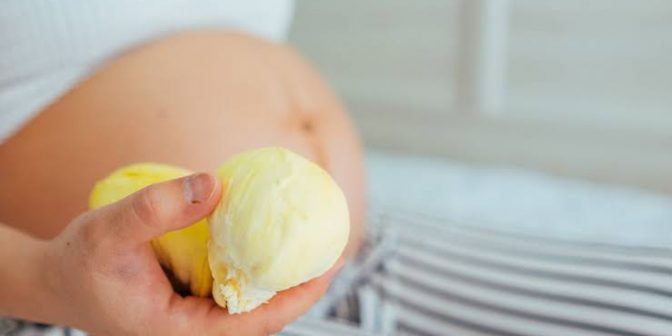 Ibu Hamil Makan Durian via klikdokter.com