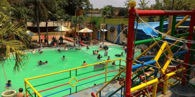 Kolam Renang di Karanganyar