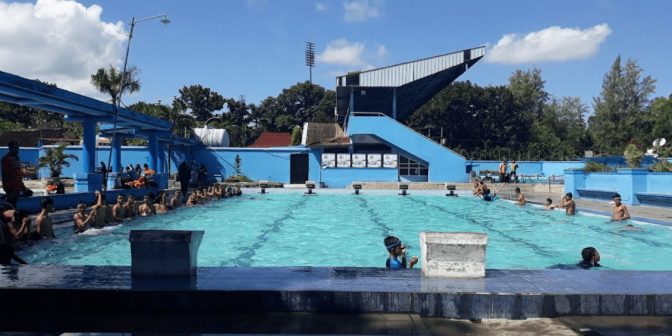 Kolam Renang Manahan