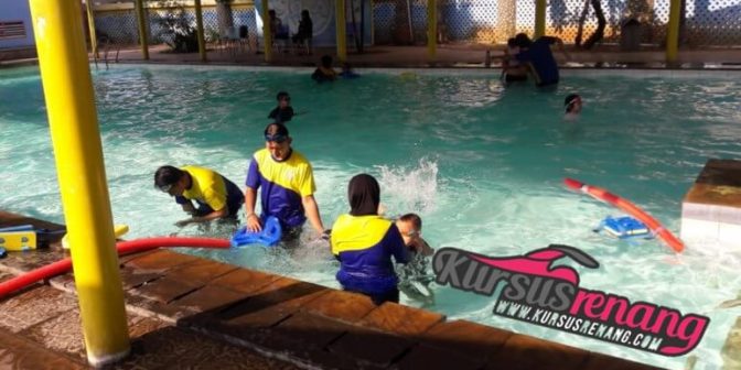 Tempat Les Renang di Cileungsi Profesional